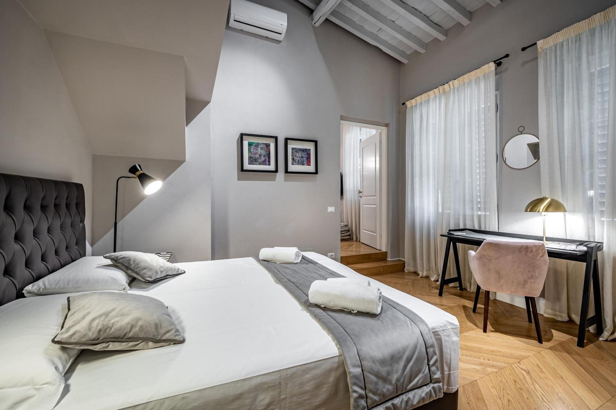 Hs4U Ricasoli Luxury Apartment Near Duomo N.1 Firenze Bagian luar foto